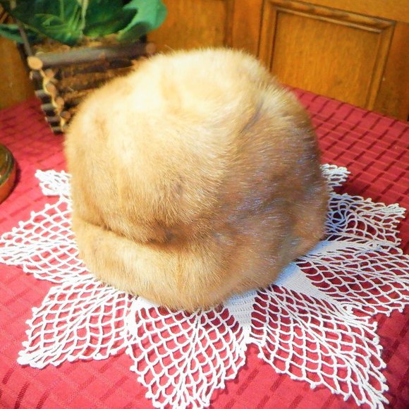 Vintage ~~~ REAL MINK ~~~ HAT ~~~ Never Worn - Picture 1 of 4